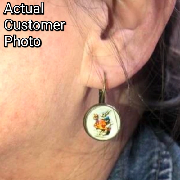 Alice In Wonderland White Rabbit In Courtyard Earrings Round Circular Earrings - Picture 6 of 6